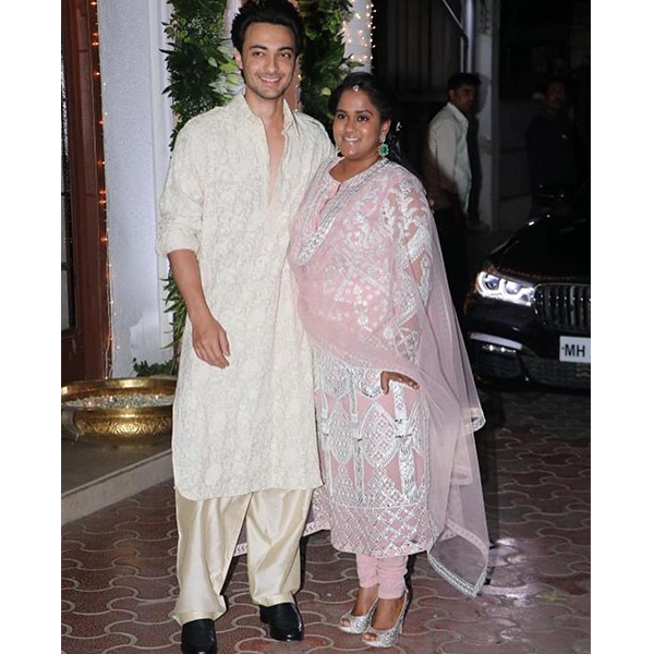 ARPITA KHAN SHARMA PINK CROME APPLIQUE KURTA