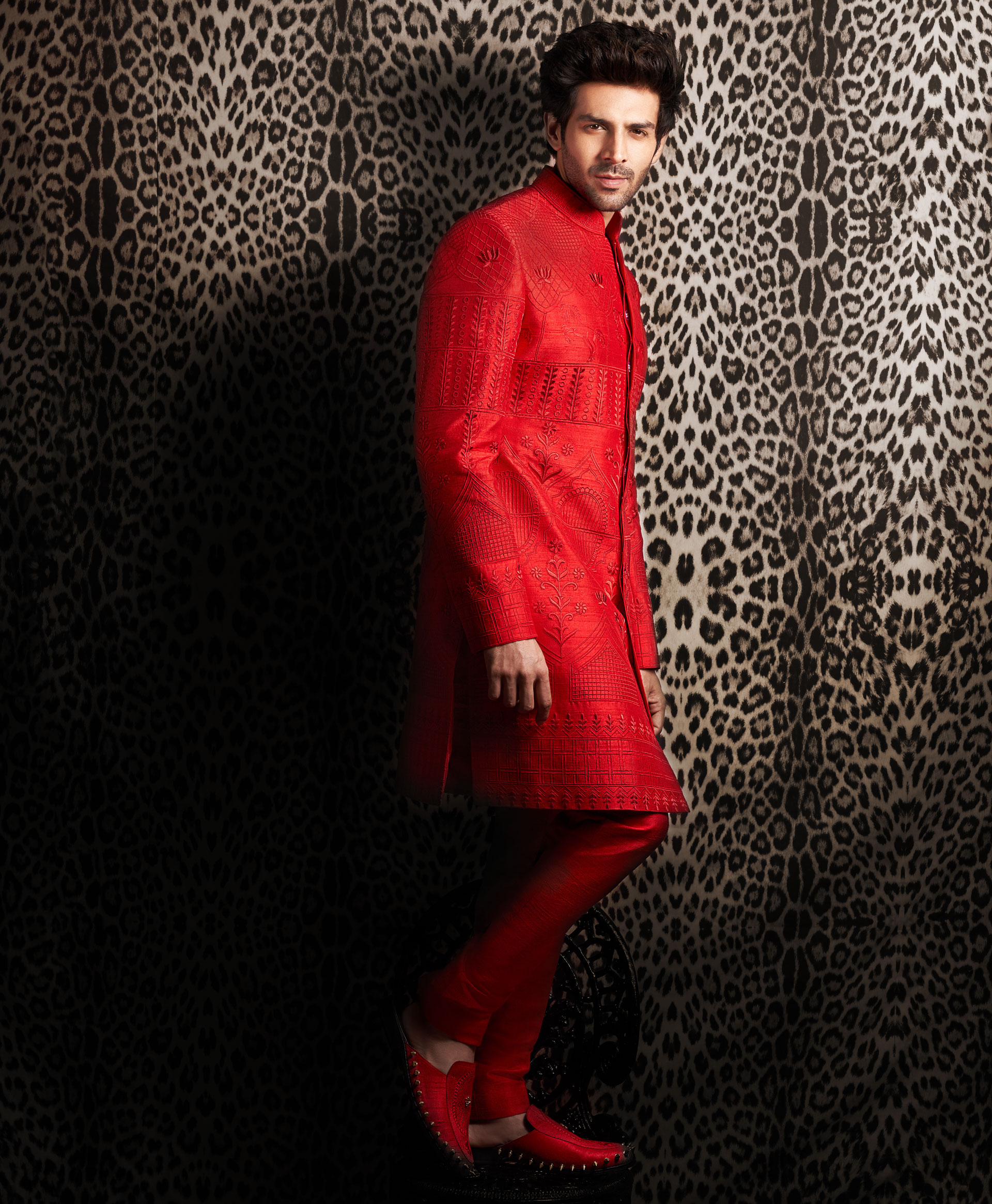 KARTIK AARYAN - HEARTTHROB OF THE NATION